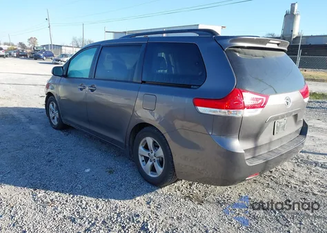 2014 Toyota Sienna Le V6 8 Passenger из США, поврежденный, VIN 5TDKK3DC6ES485127